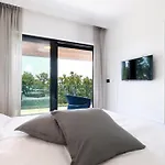 Marena - Trees To Seas Luxury Escape